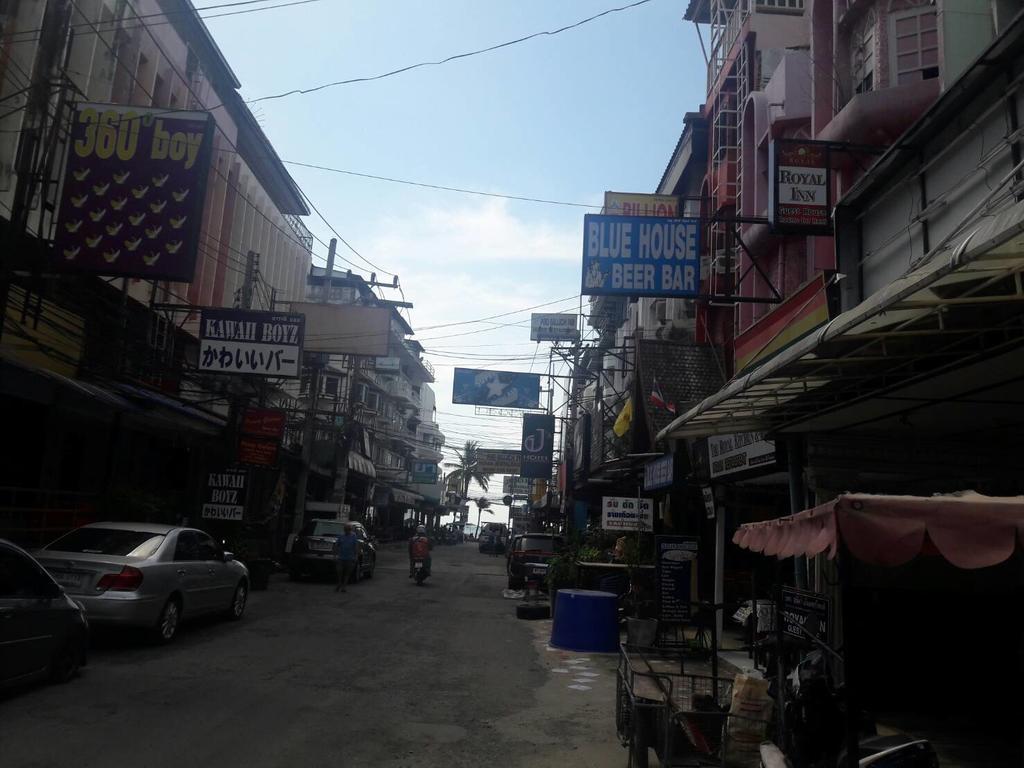 Royal Inn Kitchen And Bar Pattaya Exteriör bild